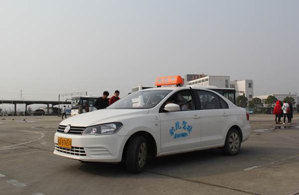 http://jtgc.htc.edu.cn/__local/2/F9/37/41CD16213847C3E97B9CE3B15B5_94B5F5AC_56EE6.png